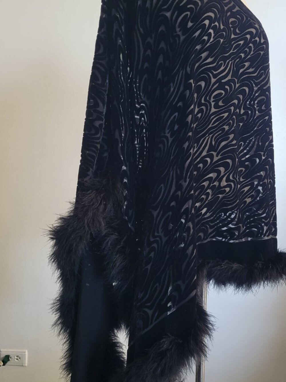 Chico’s Black Burnout Velvet Poncho with Faux Fur Fringe Accents - Picture 7 of 10